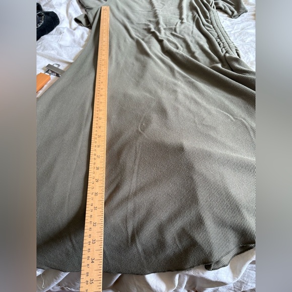 Torrid ribbed midi asymmetrical dusty olive green dress size 1X stretchy - Picture 6 of 9